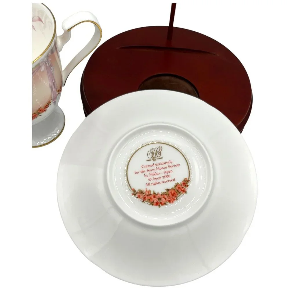 Avon Honor Society 2000 Mrs. PFE Albee Commemorative Teacup & Saucer Set In Box - Picture 12 of 16